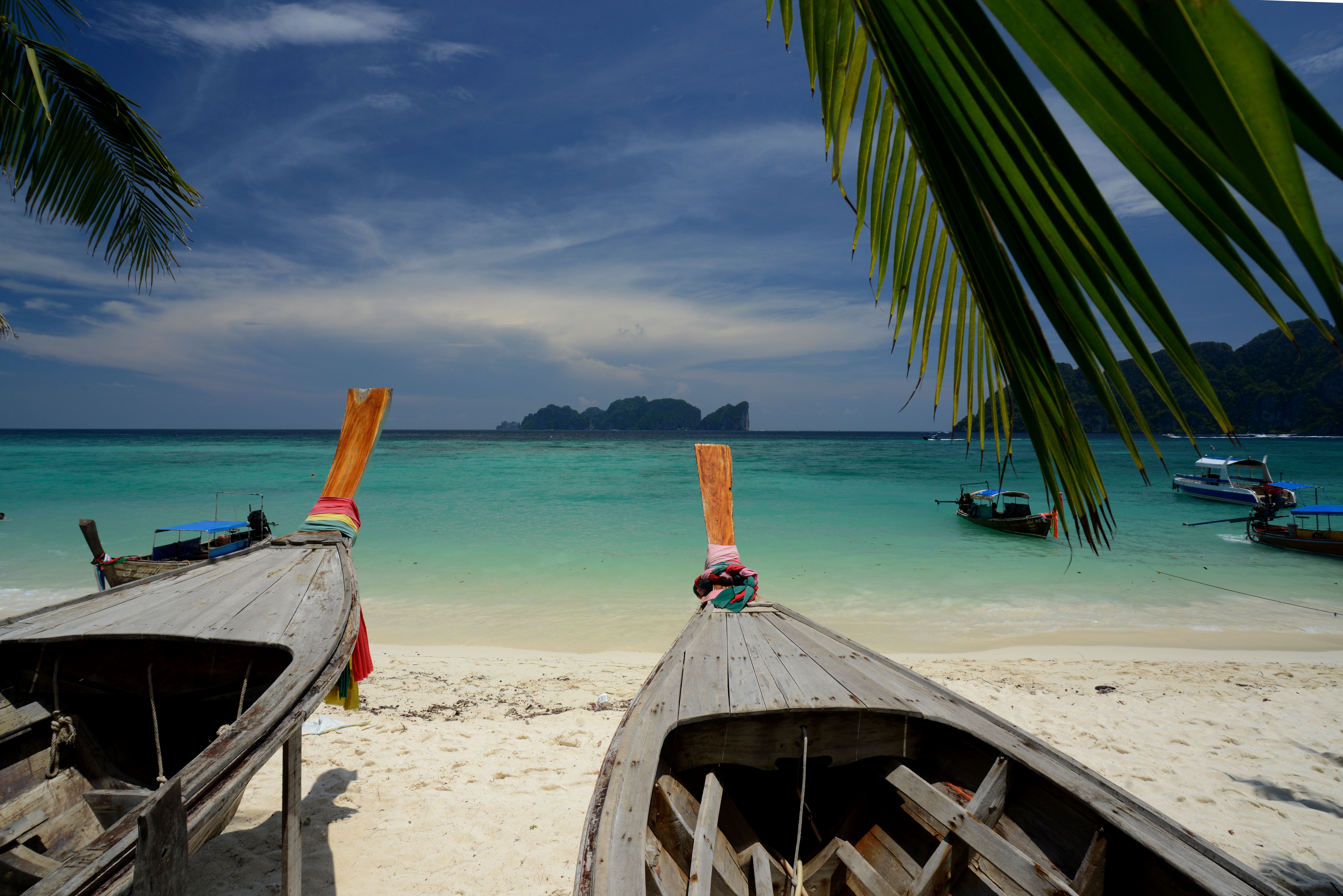 Phi Phi, Krabi, Railay i kolorwe łodzie w Tajlandii (7).jpg